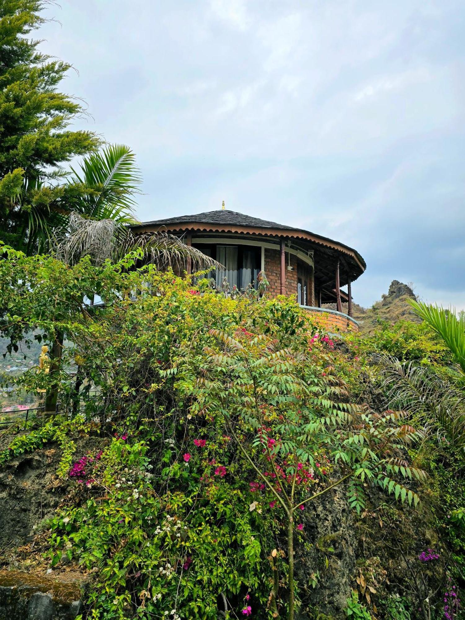 Rock Garden Resort Pokhara Extérieur photo