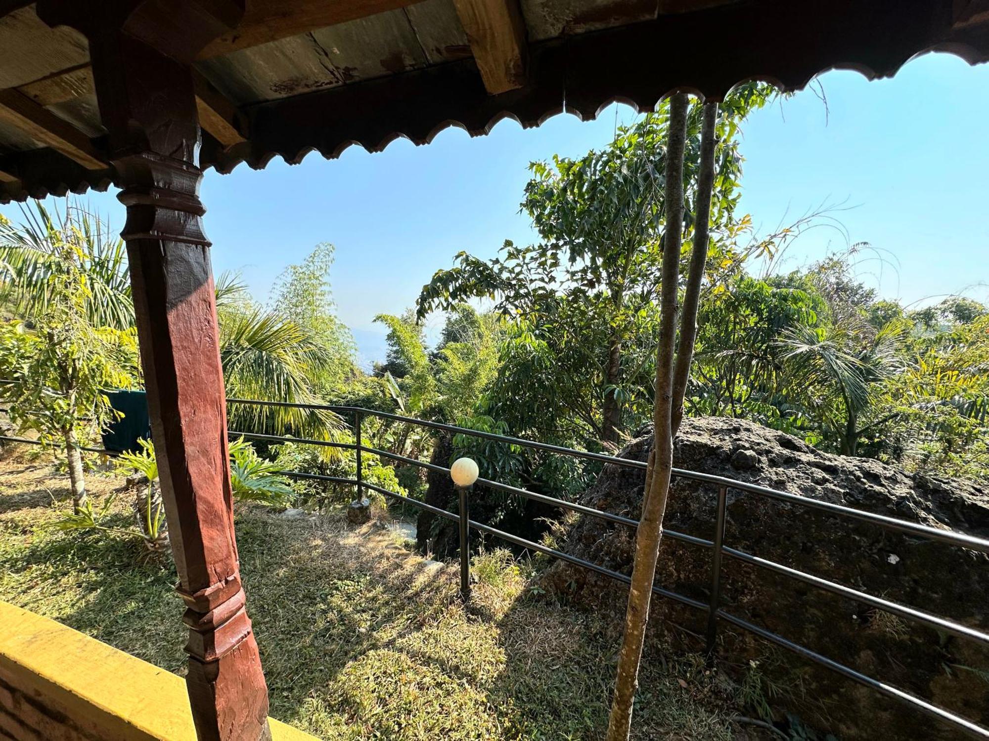 Rock Garden Resort Pokhara Extérieur photo