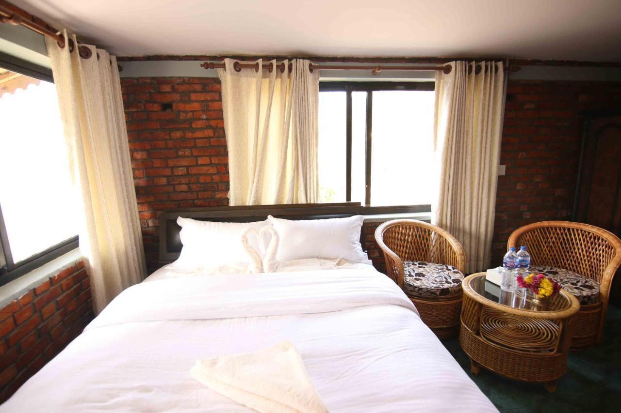 Rock Garden Resort Pokhara Extérieur photo
